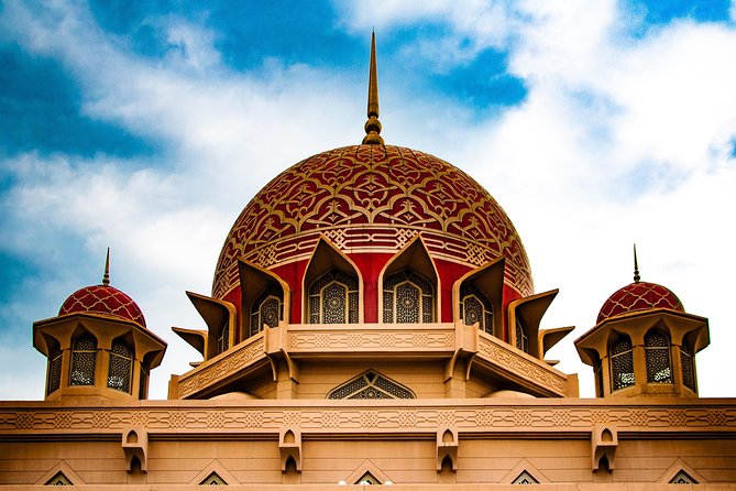 #17-19Hrs Kuala Lumpur MPV Day Tour from Singapore w' Tour Guide - Price and logistics: is $563.33 per person a good deal?