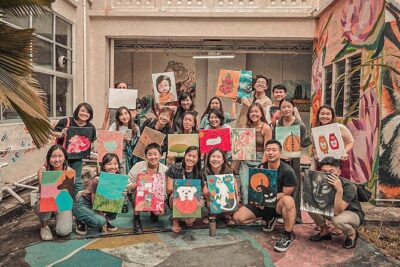 2 Hour Art Jamming Session in Singapore - Choosing your subject: guided freedom in acrylic