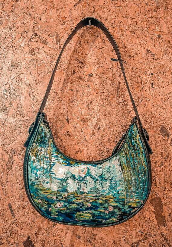 2-Hr Bag Painting - Leather Paint - Why painting a leather bag is a smart souvenir in Singapore