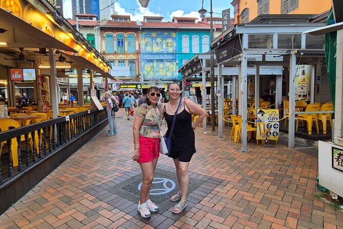 4-hour Chinatown, Little India, and Arab Street Walking Tour - Sri Mariamman Temple and the move toward Little India