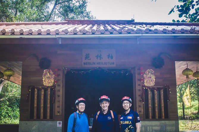 4 Hours Cycling in the Nature at Pulau Ubin Singapore - Two route flavors: west to Pekan Quarry and German Girl Shrine, or east to Chek Jawa