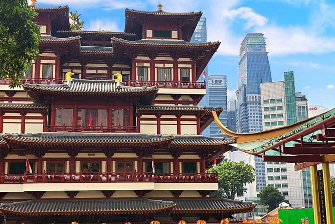 5 hours Little India, Kampong Glam, Chinatown with 9 Food Tasting - Chinatown finale: Buddha Tooth Relic Temple and comfort-food classics