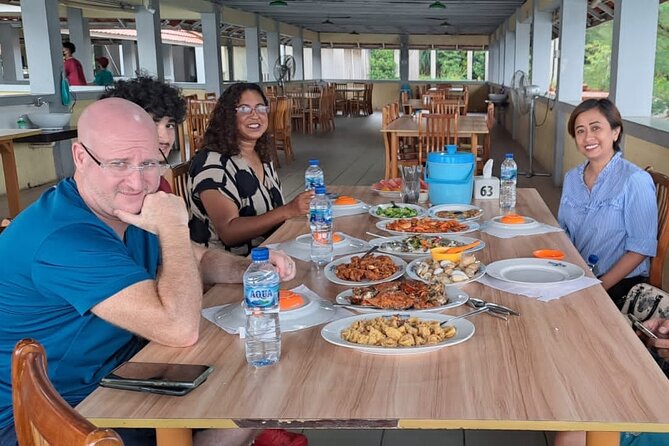 Batam Heritage Tour with Singapore Ferry Ticket, Lunch & Massage - Sun Li Layer Cake and 70 Fahrenheit coffee: small stops, big flavor cues