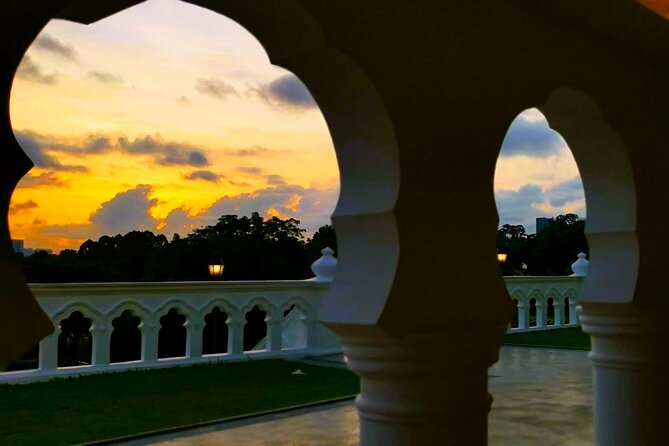 Botanic Gardens & Tiong Bahru Walking Tour with Breakfast - Sunrise at Singapore Botanic Gardens: Where the Morning Matters