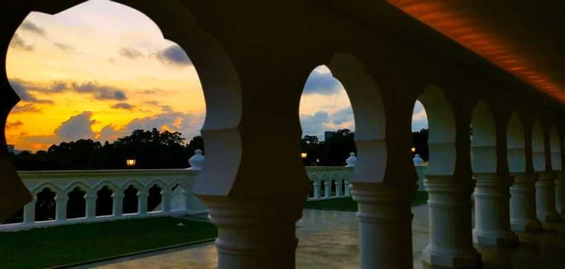 Botanic Gardens & Tiong Bahru Walking Tour with Breakfast - Should You Book This Botanic Gardens & Tiong Bahru Tour?