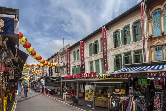 Chinatown Hidden Treasures Local Guided Walking Tour - Sri Mariamman Temple: Oldest Hindu Temple, Real Architectural Details