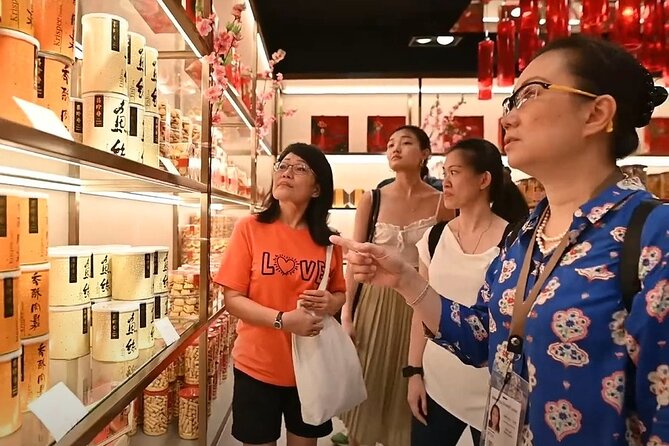 Chinatown Hidden Treasures Local Guided Walking Tour - Buddha Tooth Relic Temple and Museum: Tang-Style Chinese Buddhist Art