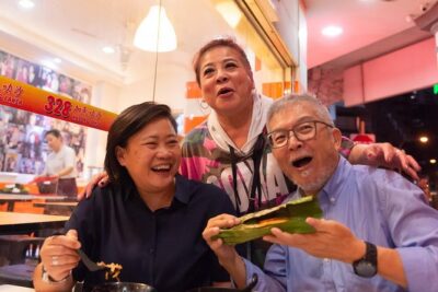 Drinks & Bites in Singapore Private Tour - How the Peranakan townhouse stop connects you to the area