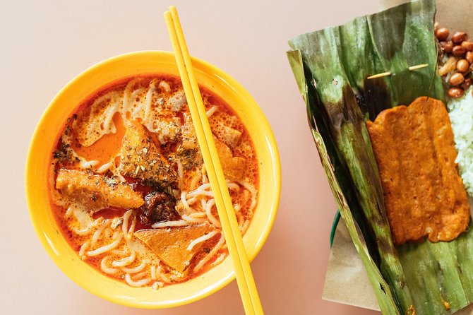 Drinks & Bites in Singapore Private Tour - Food and drinks: 3 bites, 3 drinks, and how to use the guide