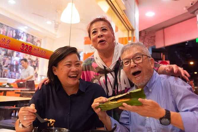 Drinks & Bites in Singapore Private Tour - How the Peranakan townhouse stop connects you to the area