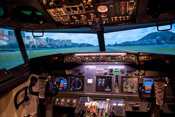 Flight Experience Singapore - 180-degree HD visuals and why they change the way you fly