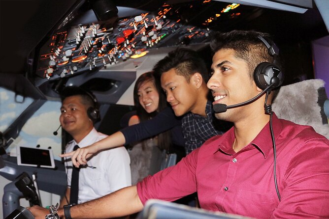 Flight Experience Singapore - Instructor help: guidance that matches your comfort level