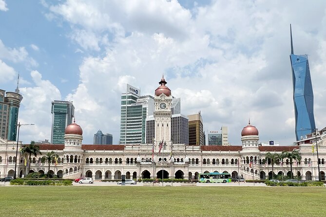 From Singapore: Private Kuala Lumpur / Malacca tour + SKY DINING - From Singapore at 5:00am: fast border crossing and a comfortable start