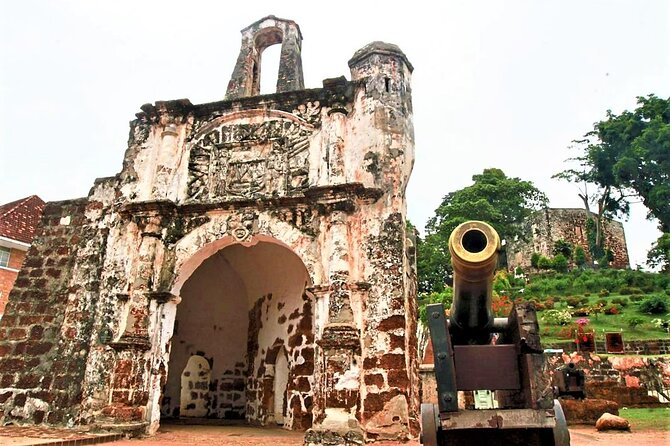 From Singapore: Private Malacca day tour (via drive-thru border) - Melaka Straits Mosque and the River Cruise: A Calm Start Inside UNESCO Malacca