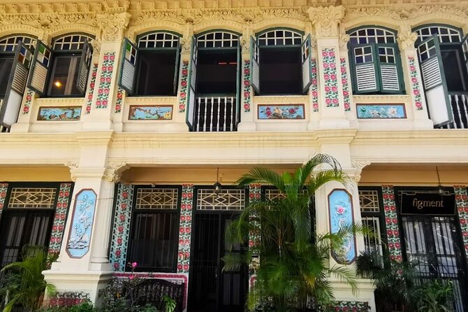 Guided Walking Tour to the Historical Attractions in Farrer Park - Flanders Square: learning about an active daytime red light area
