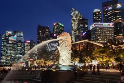 Half Day Private Guided Tour through Singapore's Iconic Landmarks - Pickup, mobile ticket, and how the private setup helps