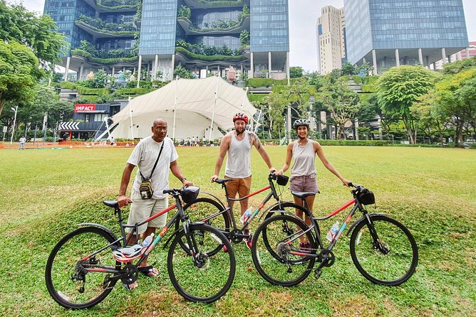 Historical Singapore Bike Tour on Full-Sized Bicycles - Funan’s Indoor Cycling Path: A Smart-Signal Stop