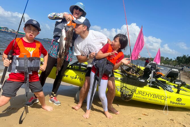 Kayak Fishing Tour in Singapore, Pasir Ris and Pulau Ubin Kelongs - Taking home your catch: icebox, stringer, and practical cleanup