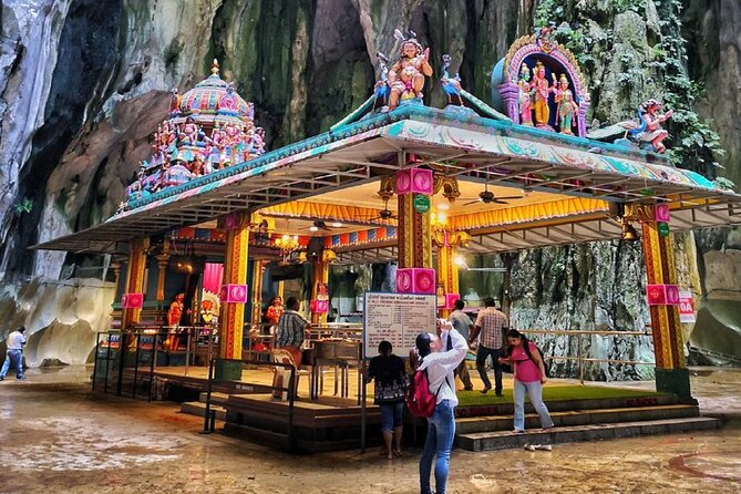 Kuala Lumpur and Malacca: Private Historical Tour from Singapore - Petronas Twin Towers: tickets included, plus a backup plan