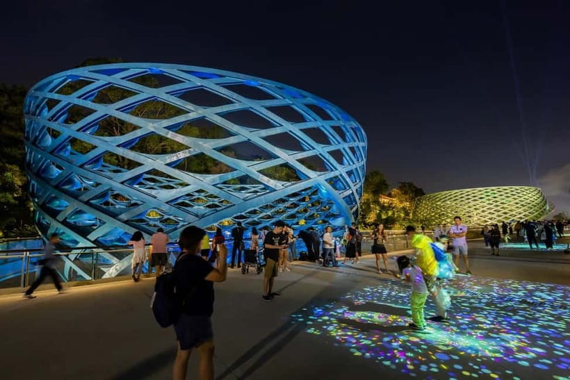 Light to Night:Singapore River Cruise,Wings of time,Sentosa - Civic District and Merlion Park: the postcard angle that makes sense