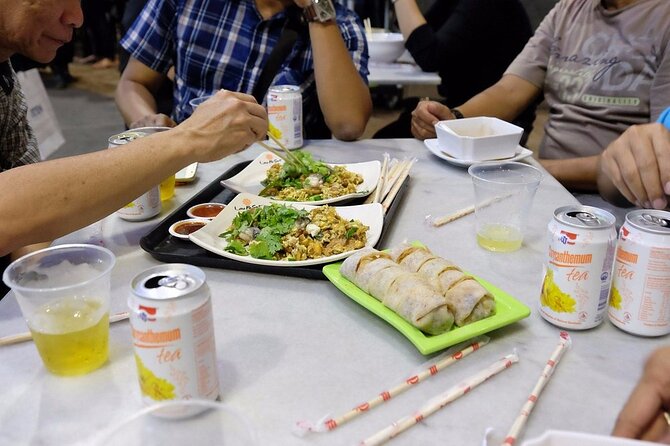 Night out with 6 Food Tastings, Spectra & Garden Rhapsody Shows - A 5pm Singapore night walk that keeps you on the ground