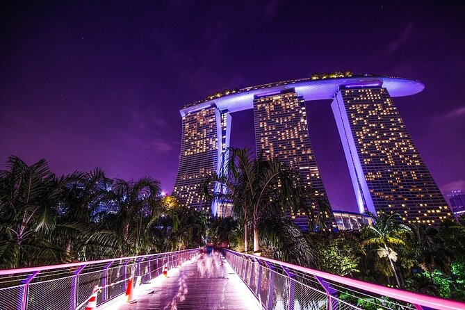 Night out with 6 Food Tastings, Spectra & Garden Rhapsody Shows - The Shoppes at Marina Bay Sands: a quick finish with optional browsing