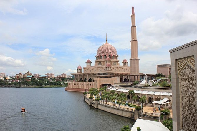 Now Everyone Can Visit KL 16hrs Private Tour from Singapore - Border logistics: vehicle changes at Johor Bahru
