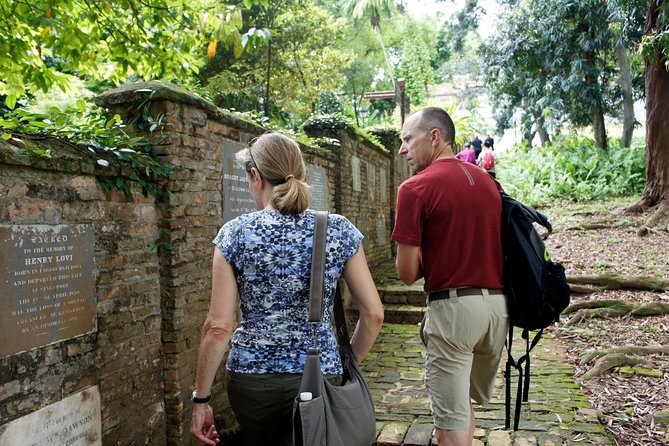 Of Graves, Guns & Battles™: A Tour of Fort Canning Hill - Stop 1 at Fort Canning Park: graves, a colonial fort, and turning points