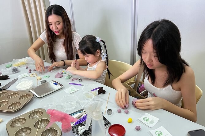Pau Making Workshop With Dim Sum Tasting and Factory Tour - The mini factory tour: how manufacturing and compliance fit in
