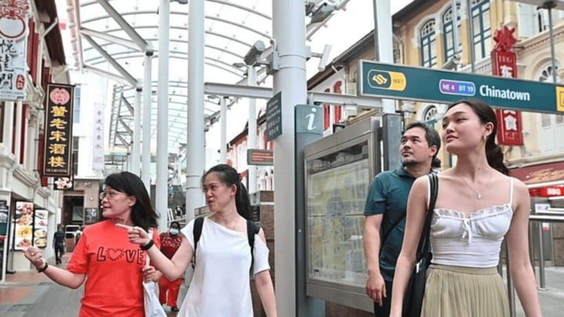 Personalised 3in1 Food Tour: 3 Cultural Trails of Singapore - Little India Arcade and Indian Heritage Centre: shopping corners meet cultural context