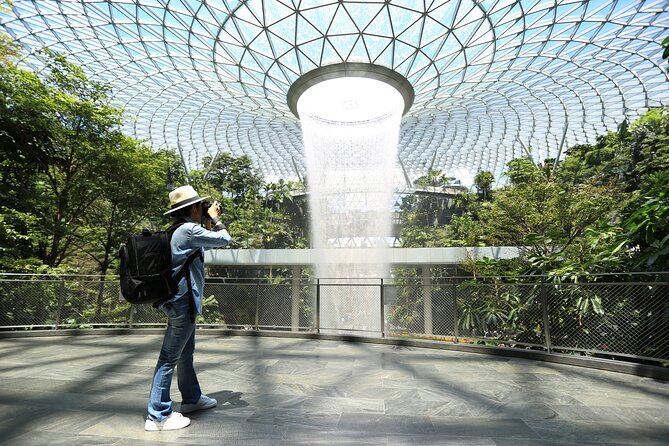 Private Airport Transfer in Singapore - Flight Tracking and the 60-Minute Grace Waiting Window