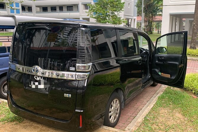 Private Airport Transfers in Singapore - In the car: private AC ride, direct drop-off, and no shared stops