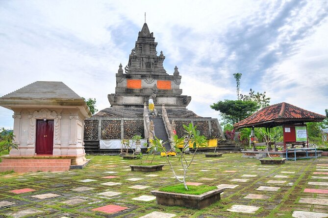 PRIVATE: Batam day tour with Ferry, 2-hour Massage and Lunch from Singapore - Batam’s “signpost” sights: monuments, a museum, and a taste of local baking