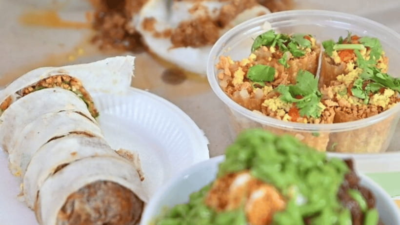 Private Chinatown Heritage Tour with Best 8 Local Tastings - Maxwell Food Centre: Chicken Rice and Fuzhou Oyster Pancakes, Done Right