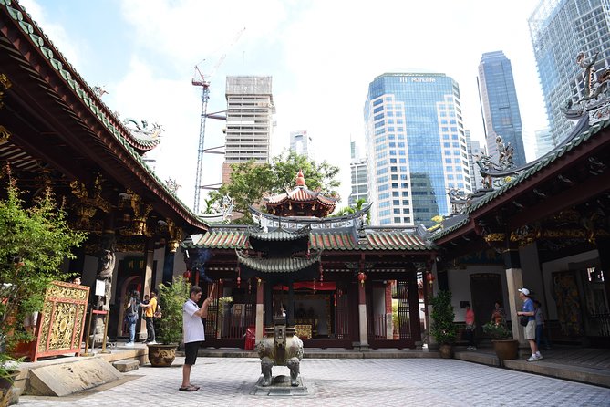 Private Singapore Walking Tour: City Highlights & Hidden Gems - Stop-by-stop: Thian Hock Keng Temple and the origin stories behind early communities