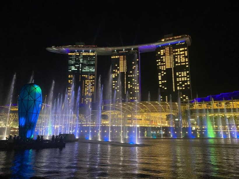 Private Tour sightseeing Marina Bay Sands+River Cruise(Max6) - The Marina Bay Local Edge: A View with Water-Management Lessons