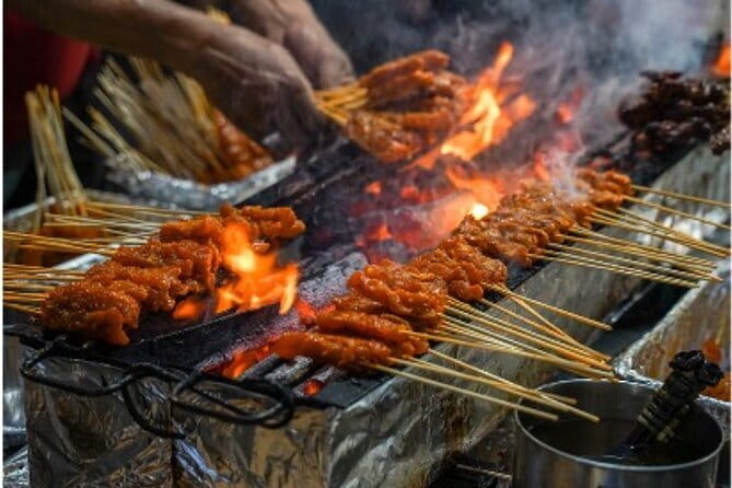 Private Tour Singapore Street Food & Night Tour - The big idea: street food plus iconic Singapore at night