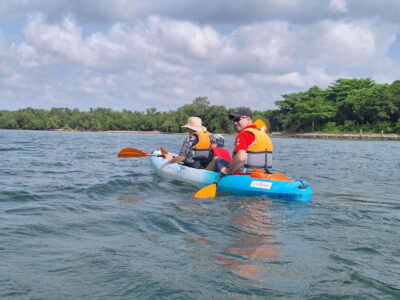 Round Ketam Kayaking at Pulau Ubin - Meeting at No. 34: getting oriented fast