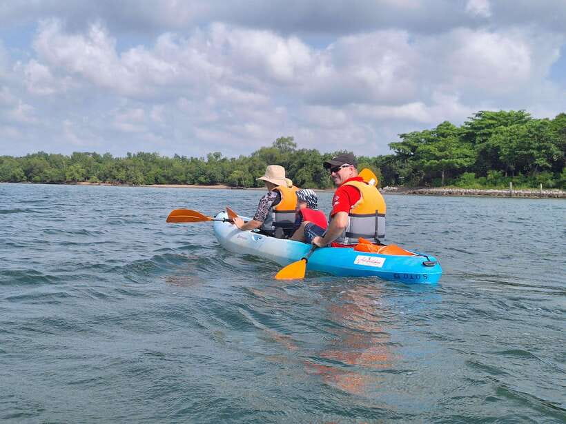 Round Ketam Kayaking at Pulau Ubin - Meeting at No. 34: getting oriented fast