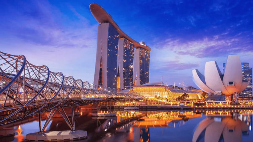 Signature Night Tour: Walk Through Marina with Food Tastings - Lau Pa Sat Satay Street Food Stop: What You Actually Get