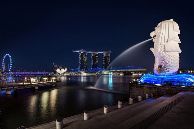 Signature Urban Night Tour: Sunset Street Food in Singapore - Merlion Park and Marina Bay Sands: timing the water light show