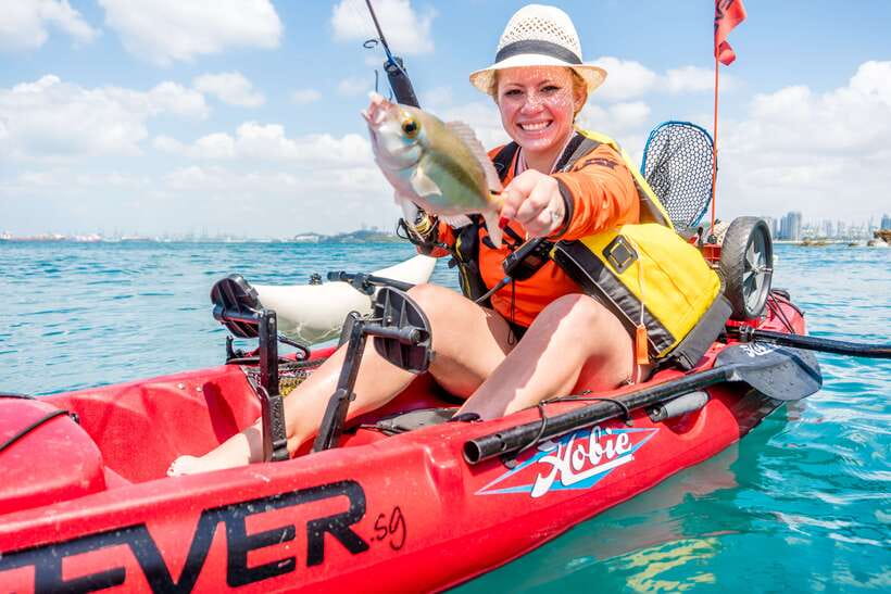 Singapore: 4-hour Kayak Fishing Experience - Learning to cast, position, and land fish safely
