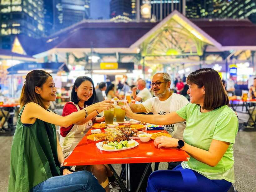 Singapore: Big Bus Night Tour by Open-Top Bus & Live Guide - Lau Pa Sat Hawker Stop: The Satay Tasting + Historic Market Feel