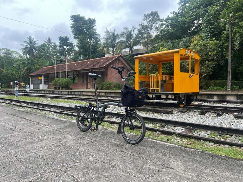 Singapore Brompton Bike Tour from Rail Corridor, with food! - Rail Corridor to Marina Bay: Where You See Flora and Fauna