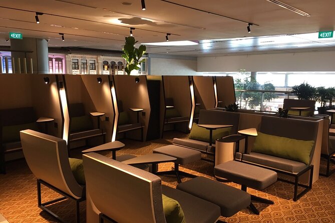 Singapore Changi Airport BLOSSOM - SATS & Plaza Premium Lounge at Terminal 4 - Your pass basics: food, Wi‑Fi, showers, and flight info