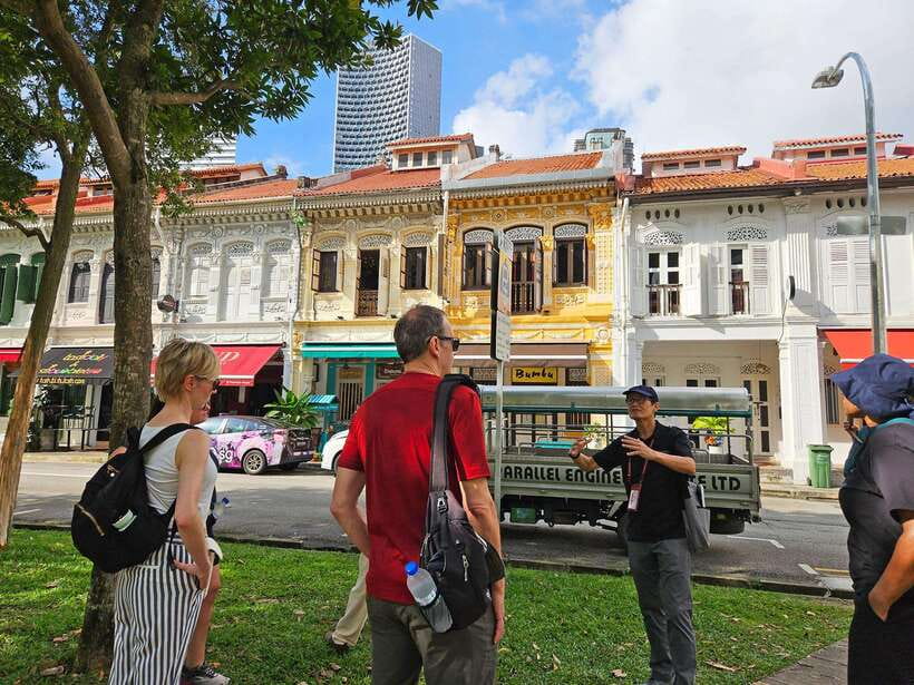 Singapore: Chinatown and Little India Guided Walking Tour - Chinatown: shophouses, murals, and a slice of everyday Singapore