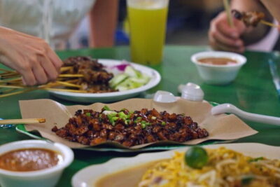 Singapore: Chinatown Food Adventure with 6 Tastings - Your 3-Hour Chinatown Route: 7 Heritage Stops, 6 Tastings