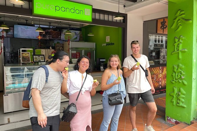 Singapore: Chinatown Hawker Food Tasting Tour - Inside Chinatown: hawker courts, temples, lanterns, and photos