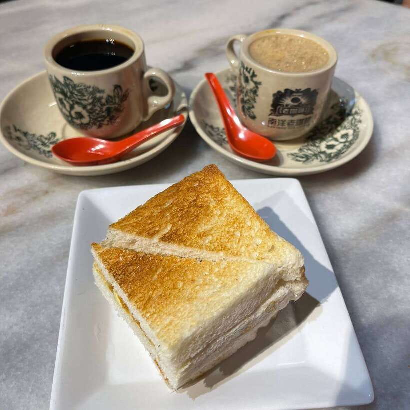 Singapore: Chinatown Hawker Guided 8-Dish Tasting Tour - Why this Chinatown hawker tour feels different than DIY