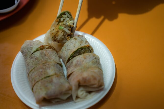 Singapore: Chinatown Hawker Market Food Tour with 7 Food Tastings - The Chinatown story beat: Chia Ann Siang’s hill and one-way road